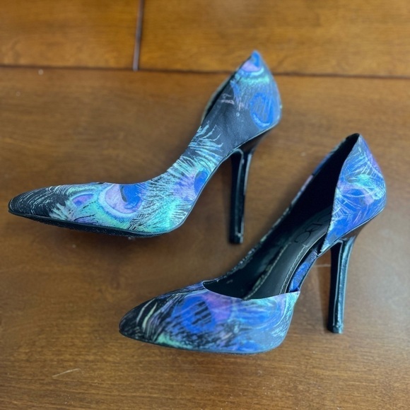 BCBG Peacock heels - Picture 12 of 15